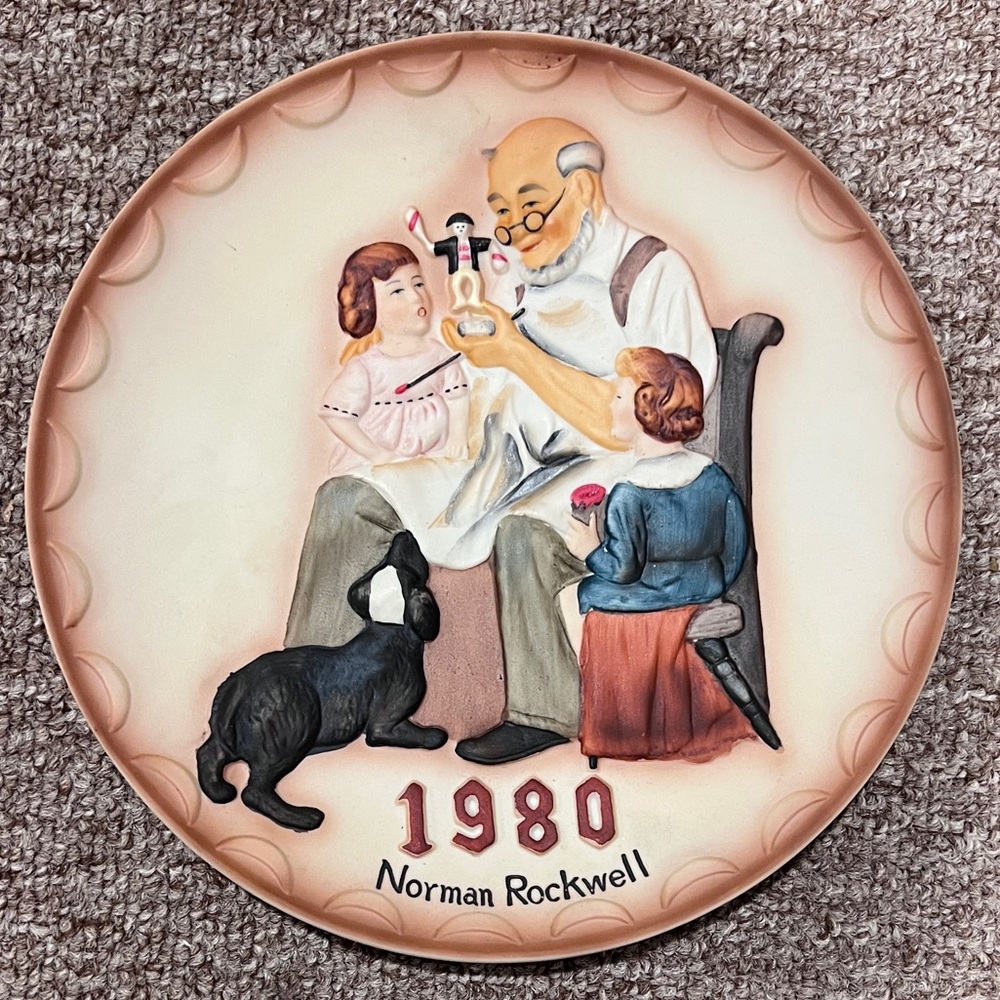 NORMAN ROCKWELL "THE TOY MAKER" 1980 FIRST ANNUAL COLLECTOR PLATE